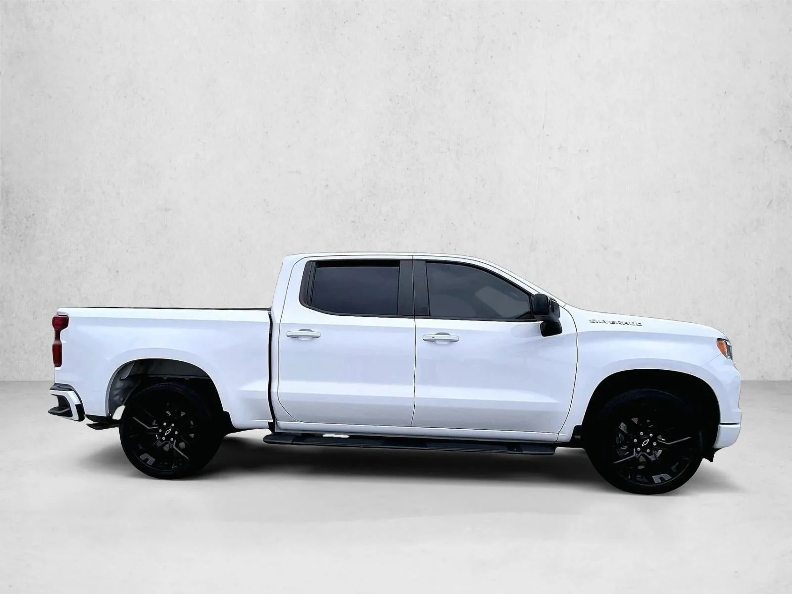 2024 Chevrolet Silverado 1500 RST photo 5