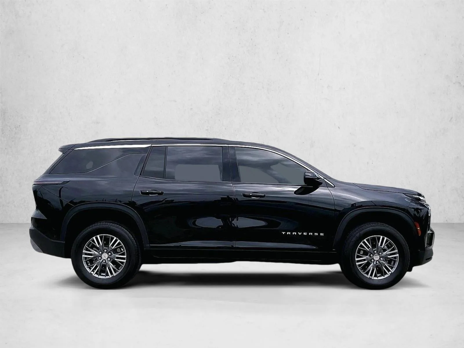 2025 Chevrolet Traverse LT photo 5