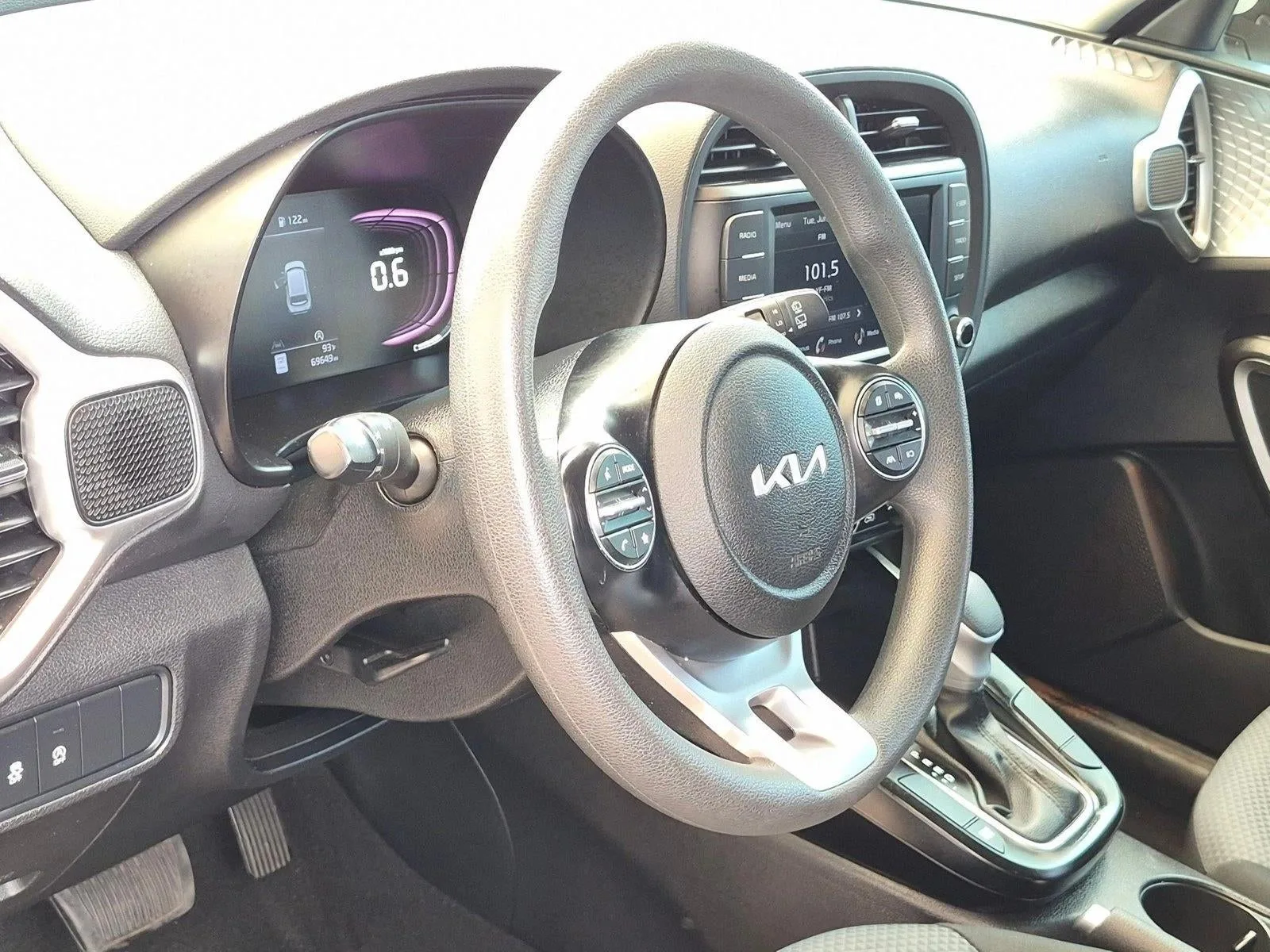 2023 Kia Soul LX IVT photo 9