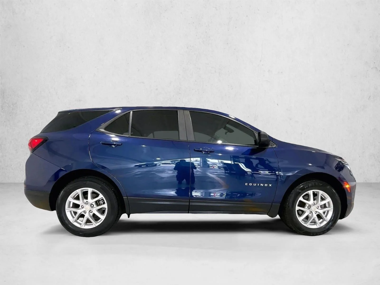 2023 Chevrolet Equinox LS photo 5