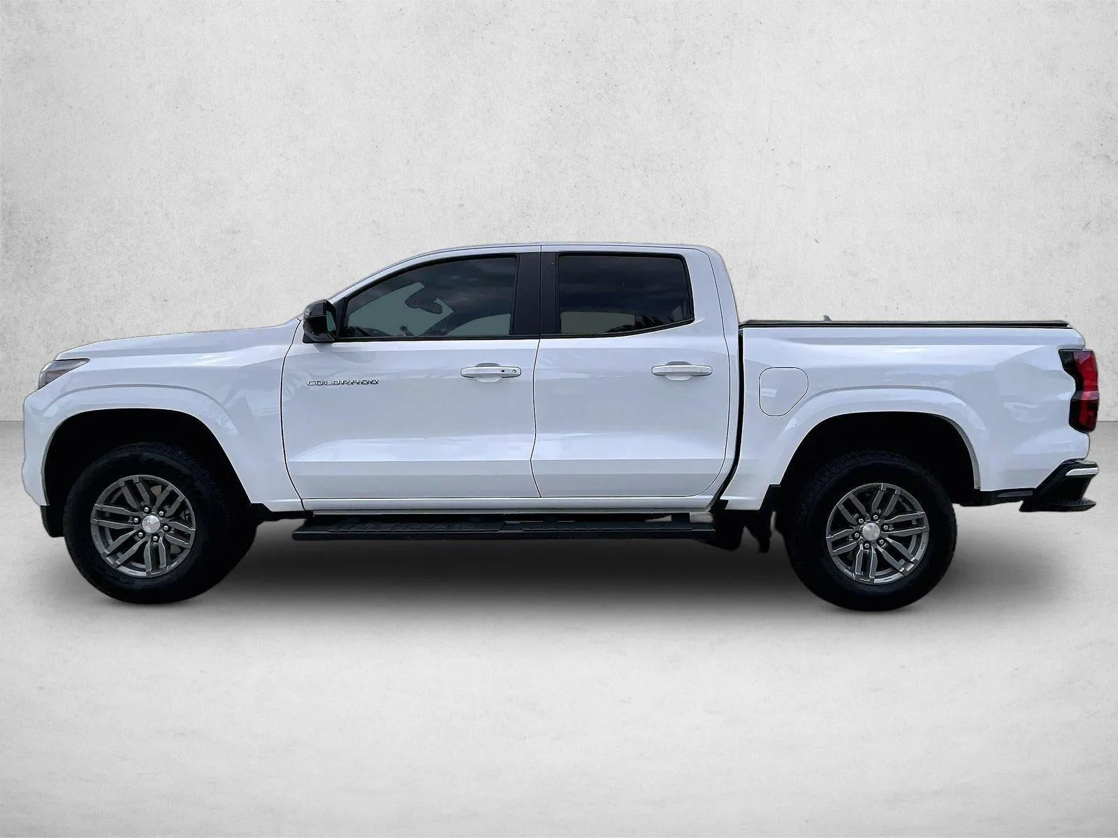 2024 Chevrolet Colorado LT photo 6
