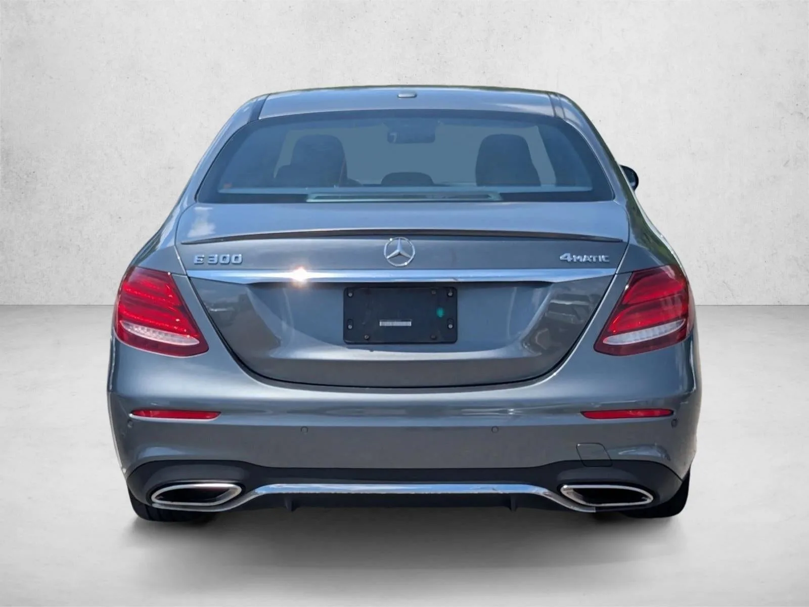 2017 Mercedes-Benz E 300 4MATIC® photo 6
