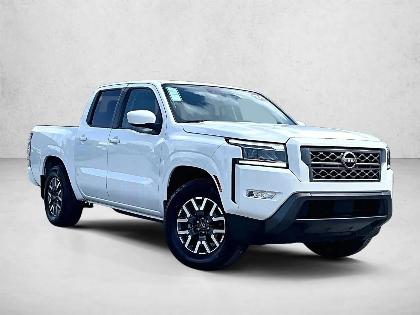 2024 Nissan Frontier Crew Cab SL 4x2 photo 12