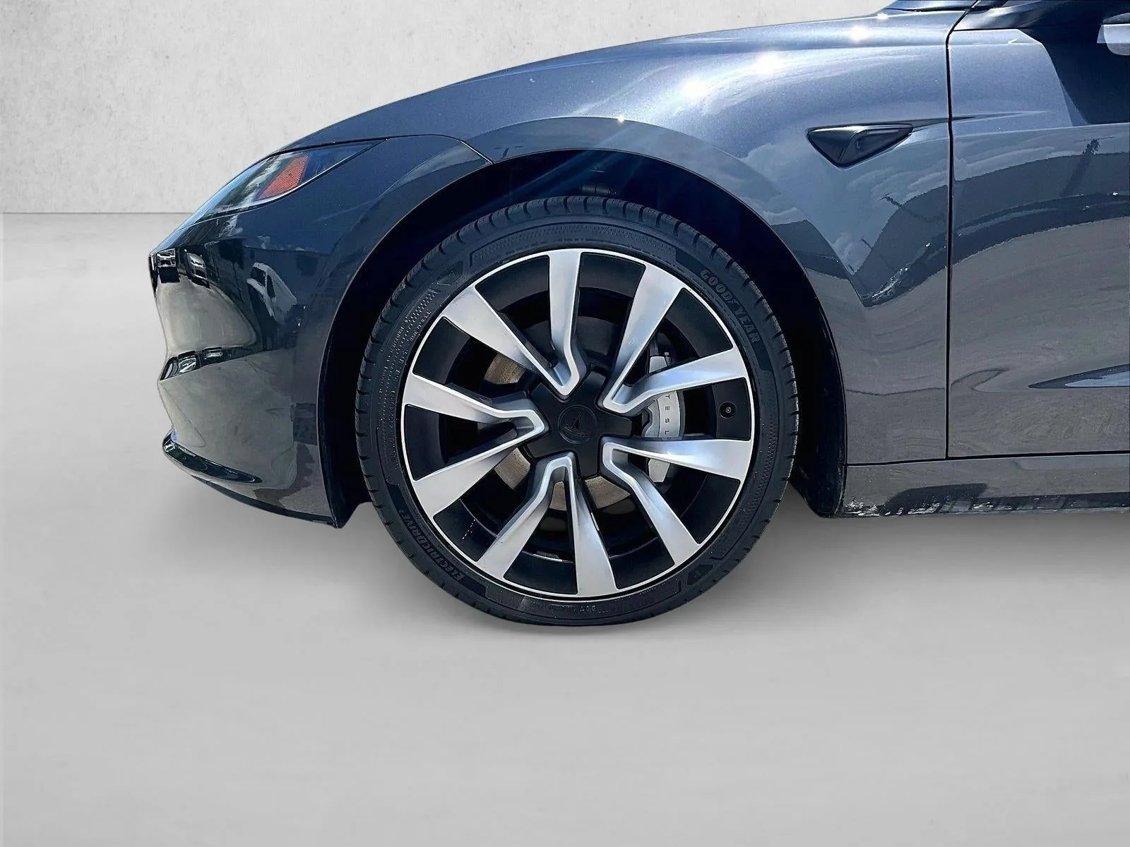 2024 Tesla Model 3 Long Range photo 10