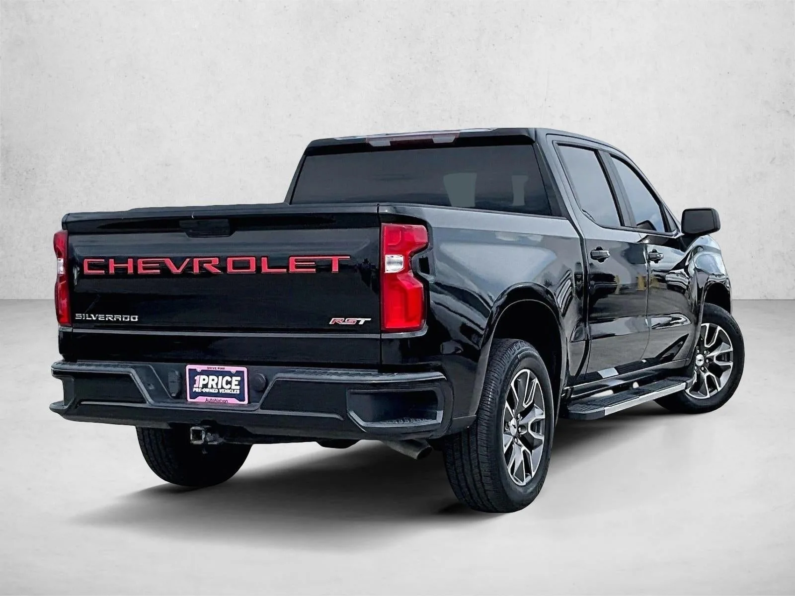 2020 Chevrolet Silverado 1500 RST photo 2