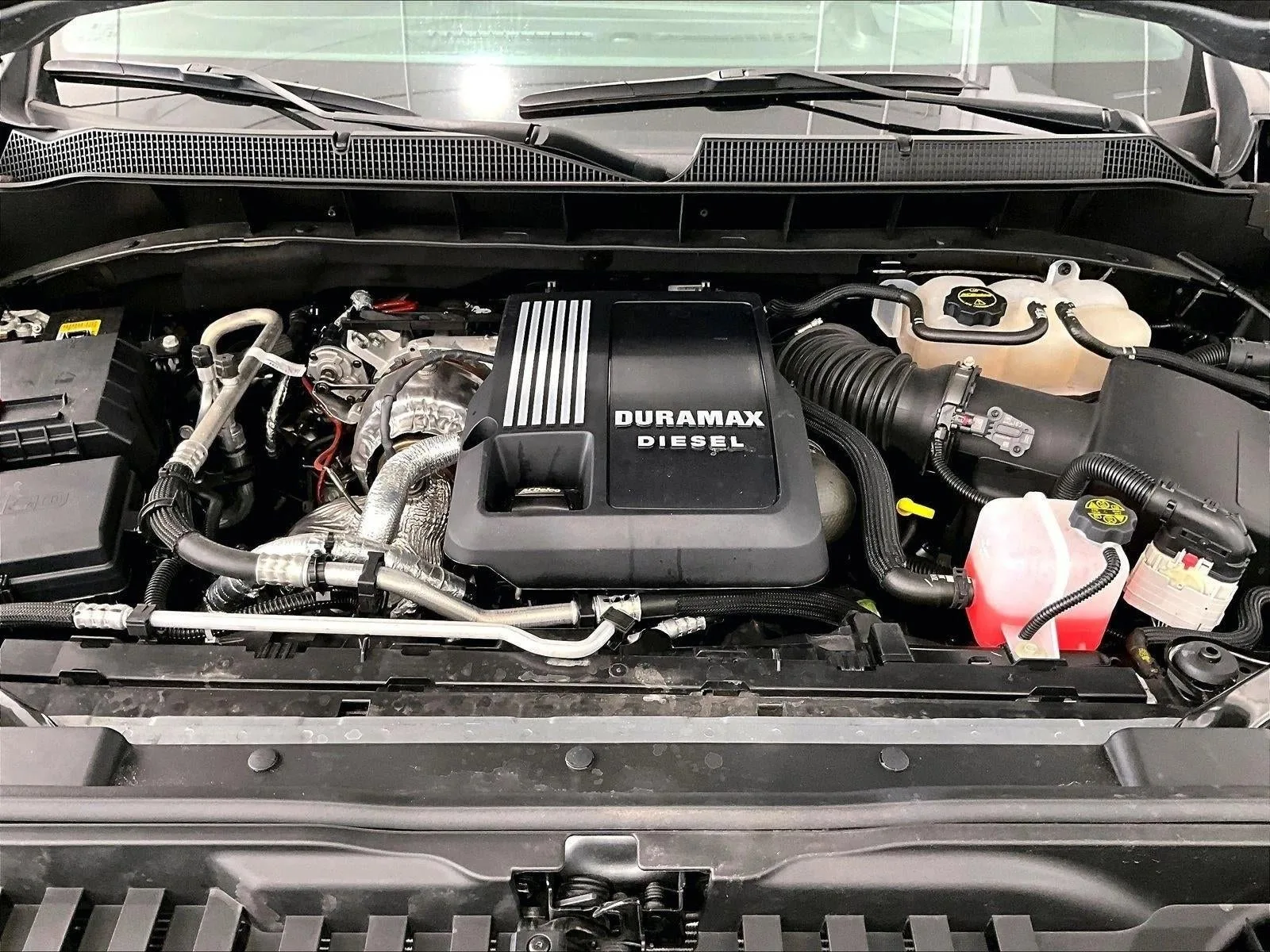 2025 Chevrolet Silverado 1500 High Country photo 11