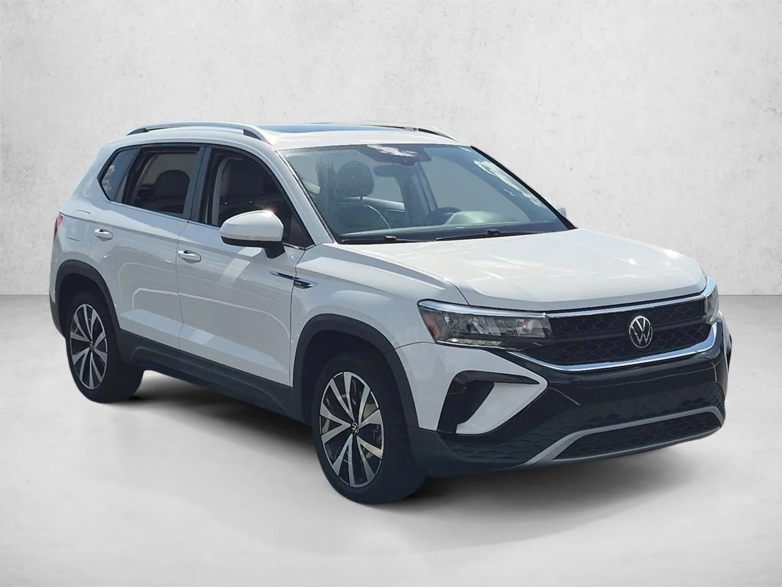 2023 Volkswagen Taos SE photo 3