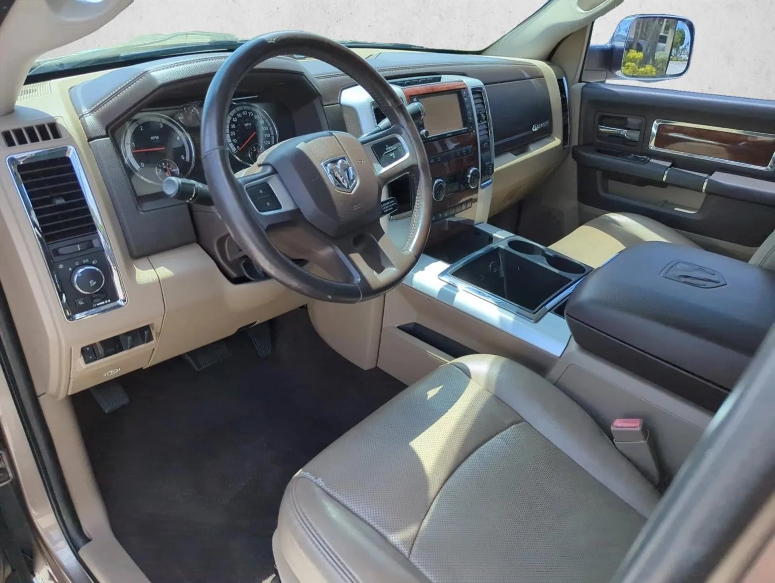 2010 Dodge Ram 2500 2WD Crew Cab 6.4 Ft Box Laramie photo 8