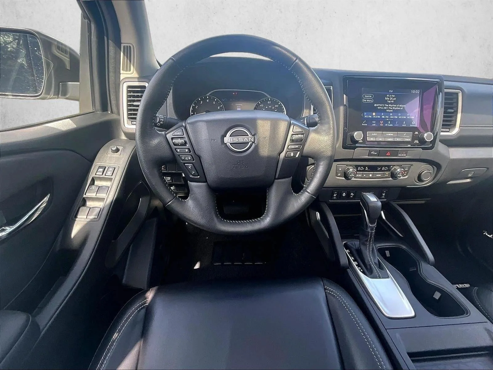 2024 Nissan Frontier Crew Cab SL 4x2 photo 7