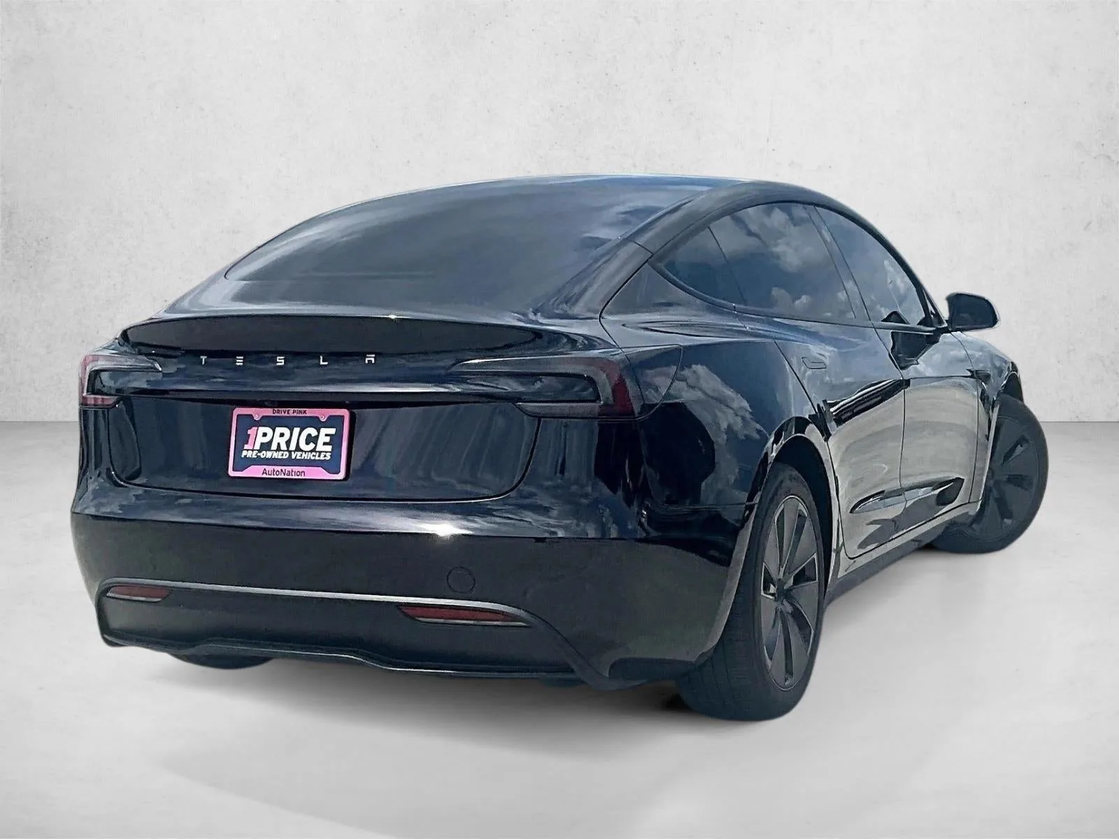 2025 Tesla Model 3 Long Range photo 2
