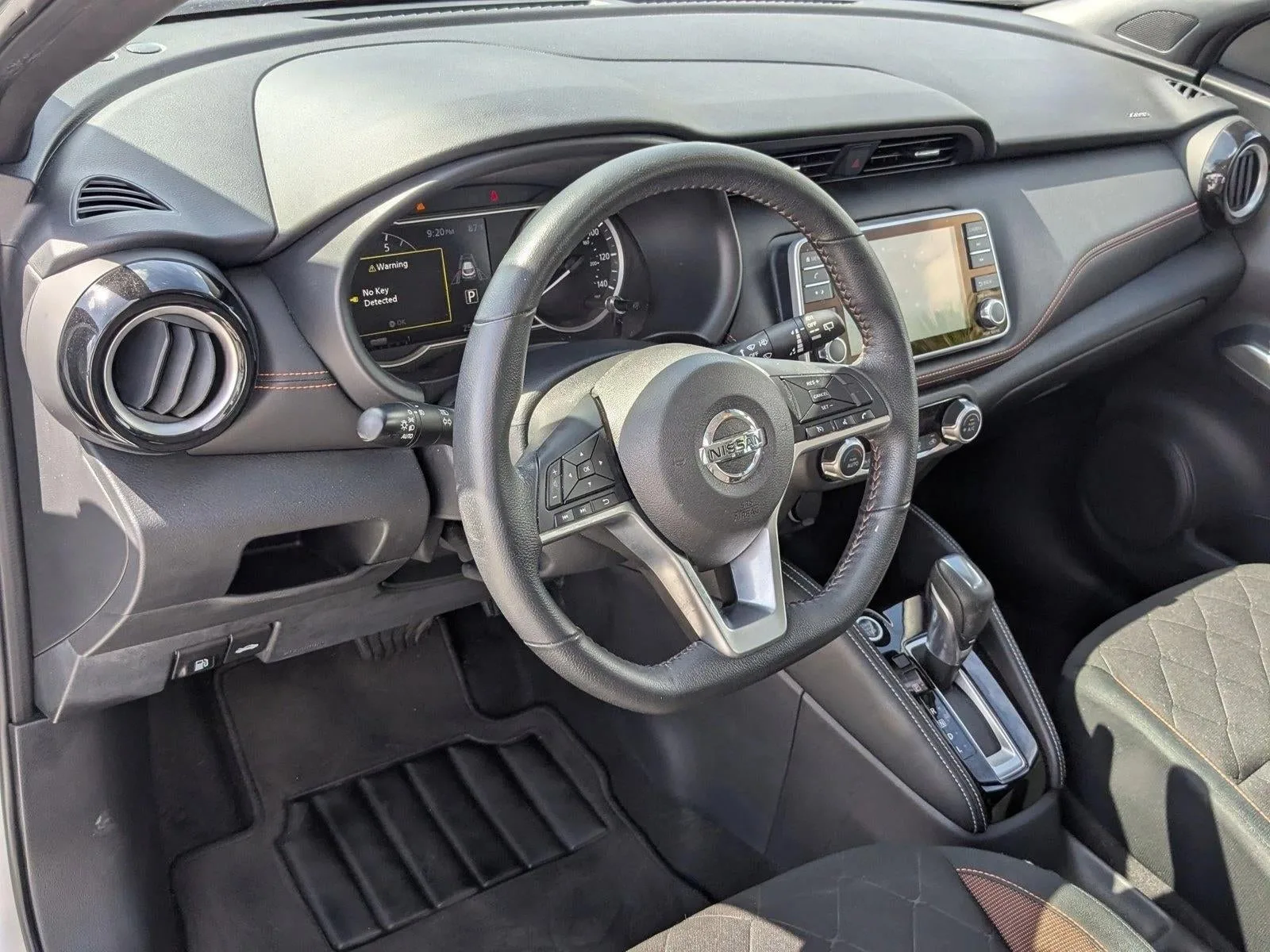 2020 Nissan Kicks SR FWD photo 10