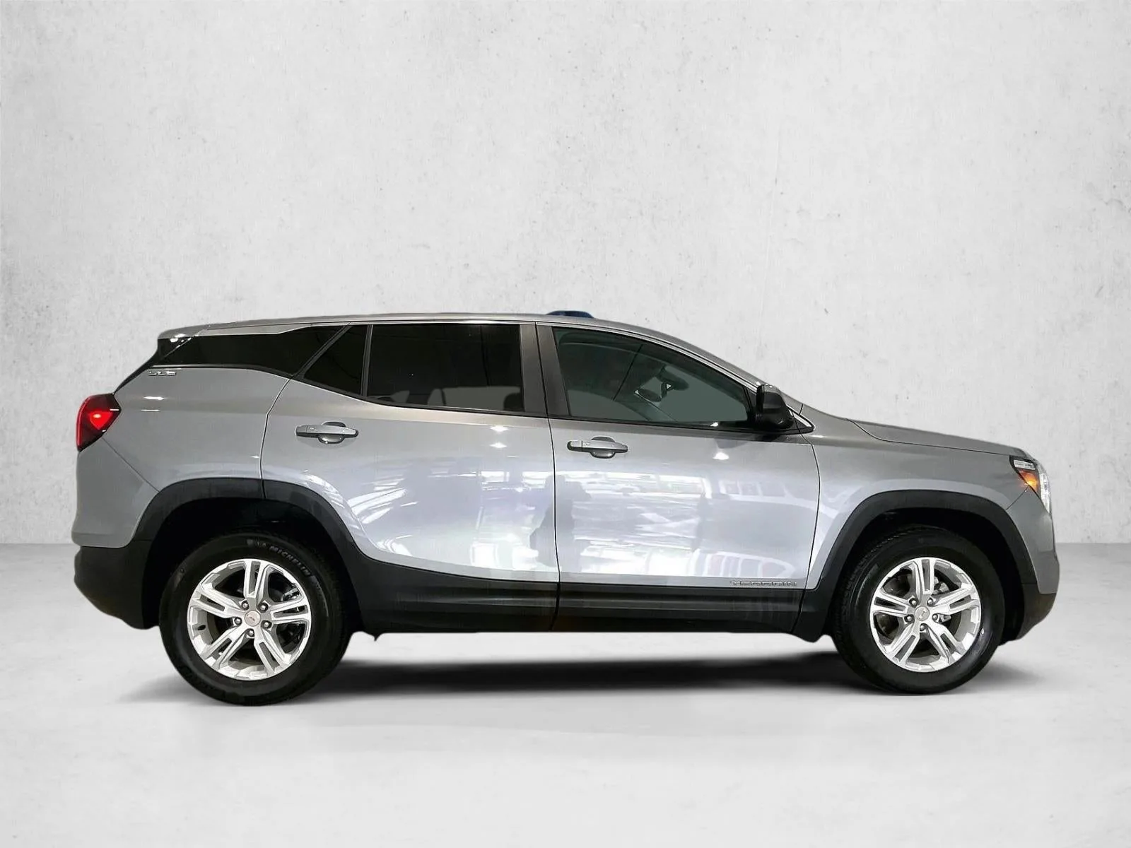 2023 GMC Terrain SLE photo 5