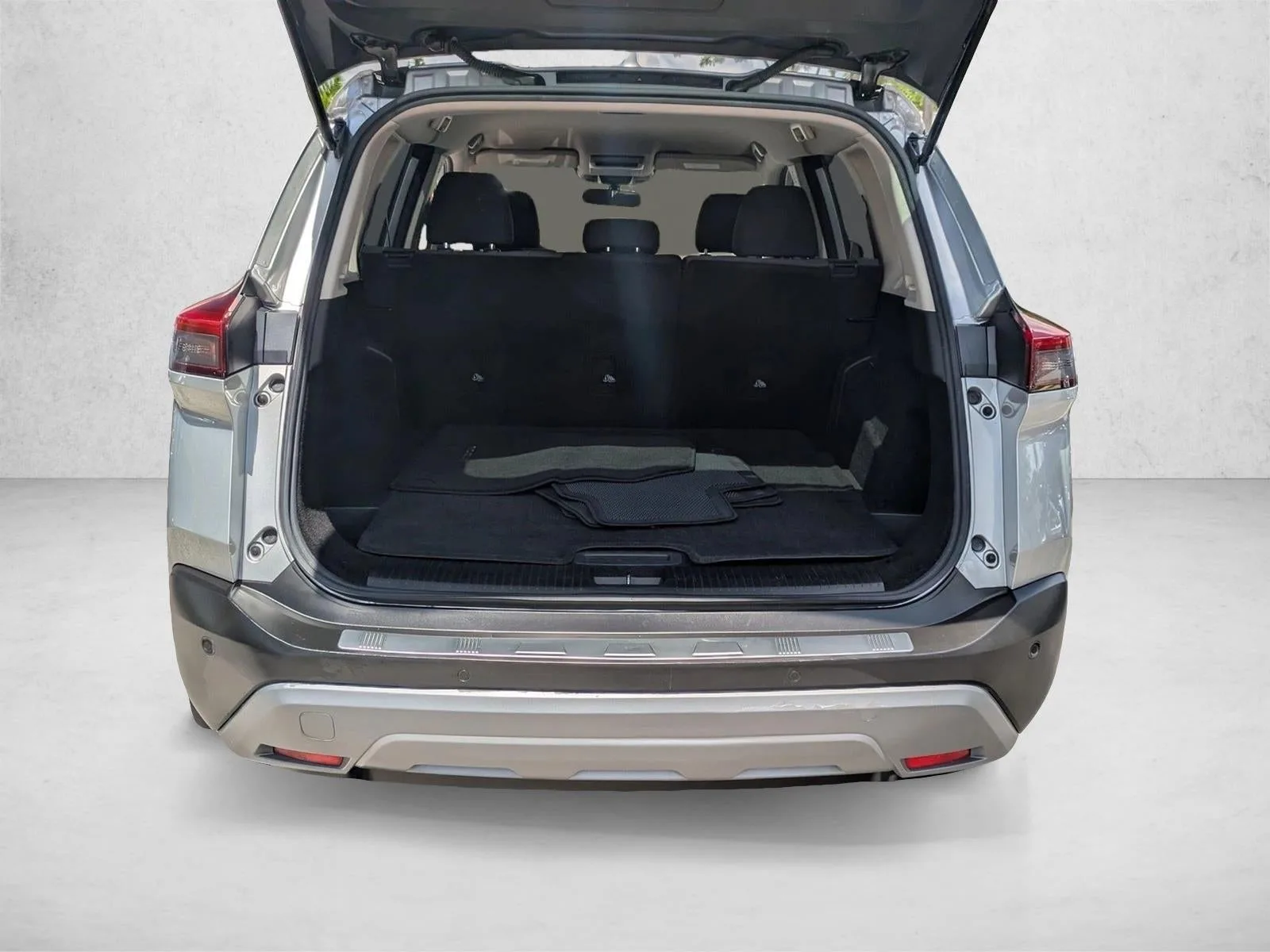 2021 Nissan Rogue FWD SV photo 6