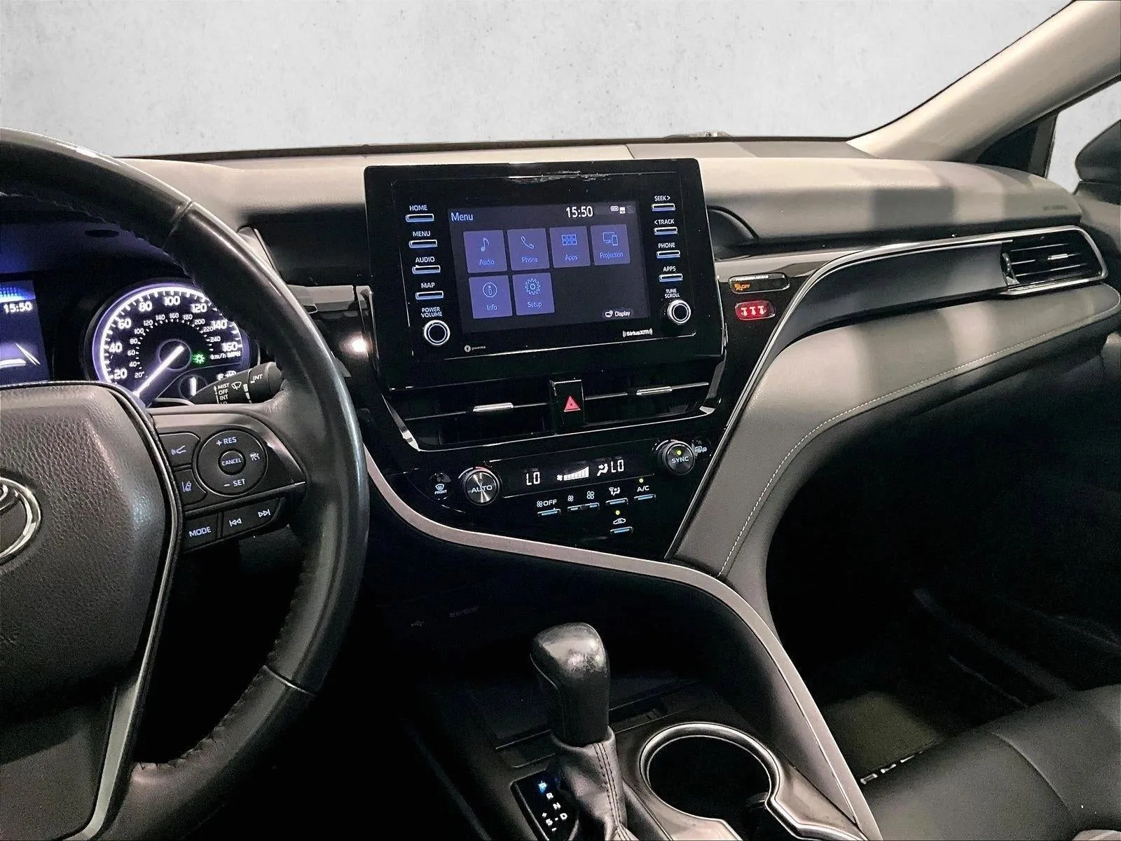 2024 Toyota Camry SE photo 8