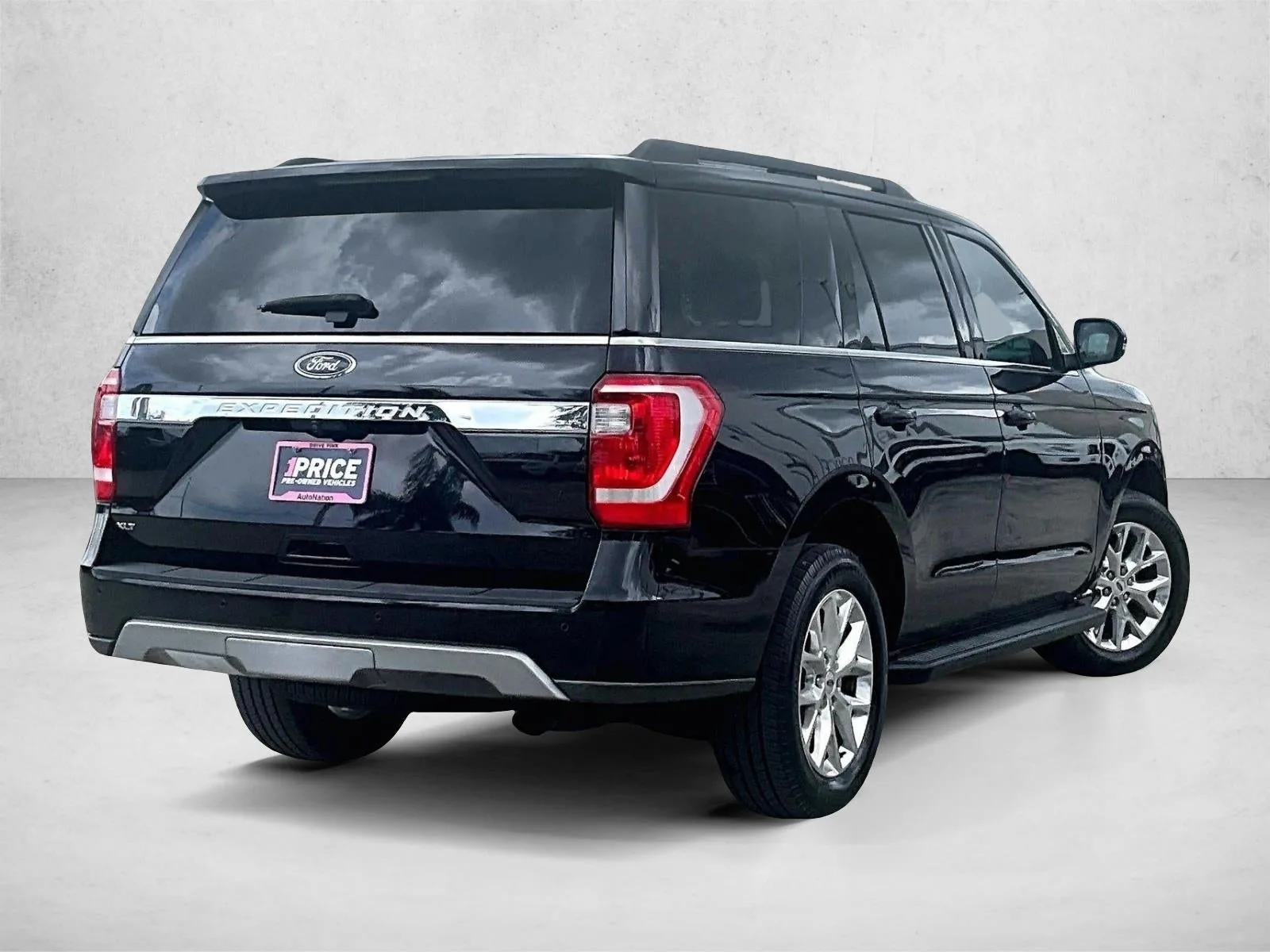 2020 Ford Expedition XLT photo 2