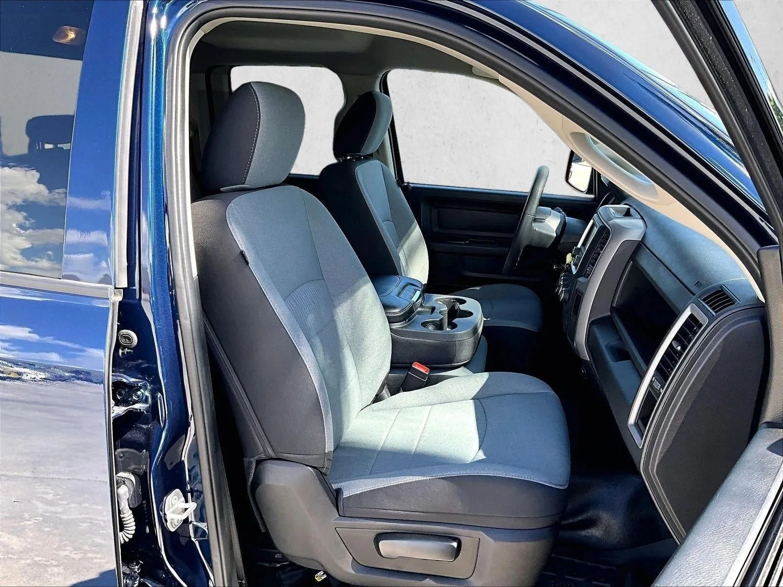 2024 RAM 1500 Classic Tradesman Quad Cab 4x4 6'4" Box photo 9