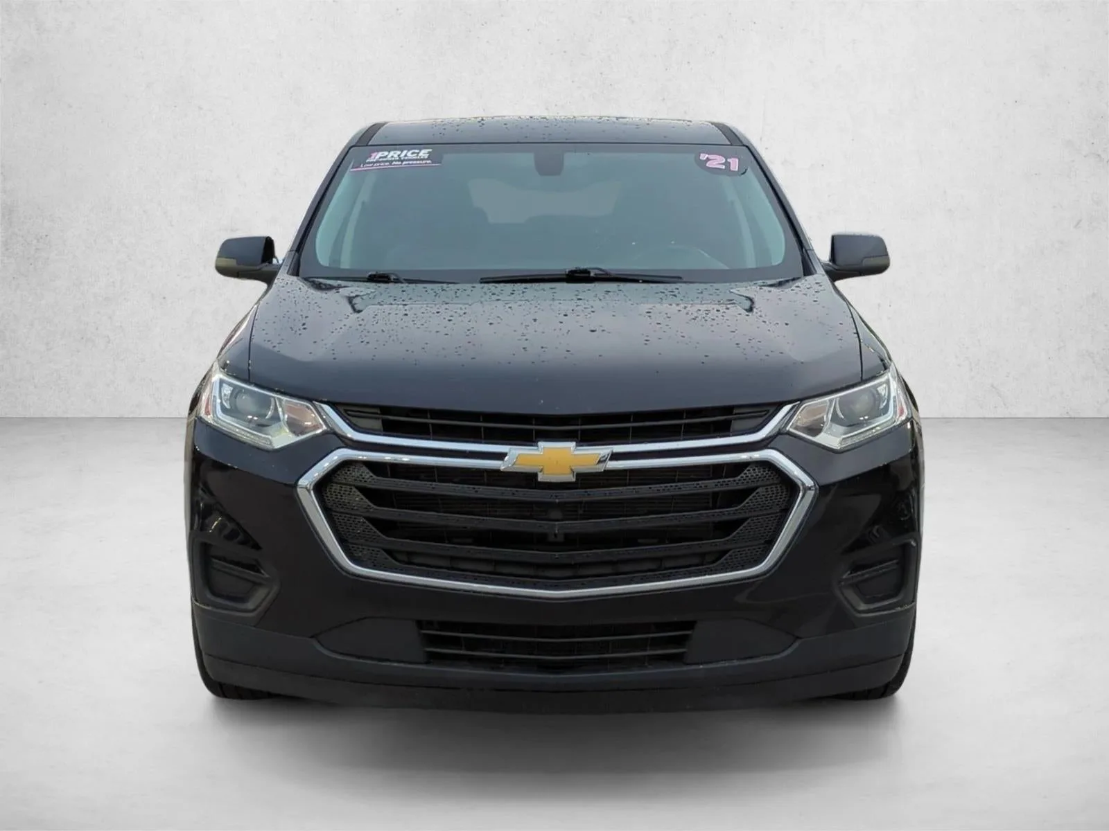2021 Chevrolet Traverse FWD 1LS photo 2