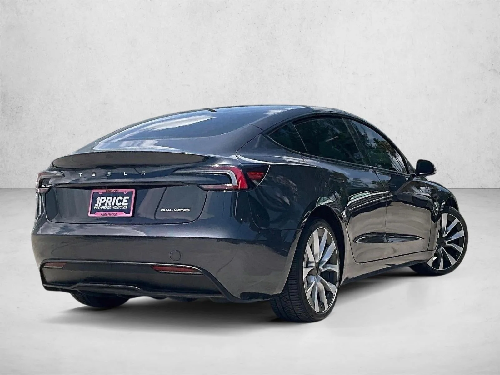 2024 Tesla Model 3 Long Range photo 2