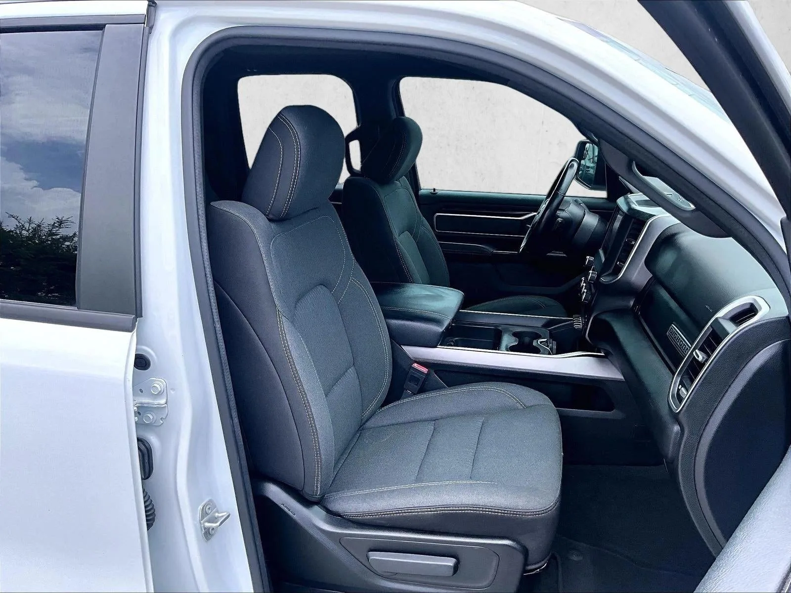 2022 RAM 1500 Big Horn Quad Cab 4x2 6'4" Box photo 9