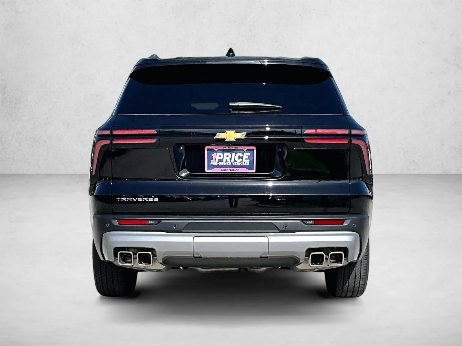 2025 Chevrolet Traverse LT photo 4