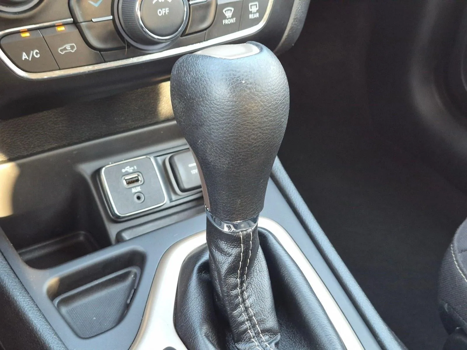 2017 Jeep Cherokee Latitude FWD photo 12