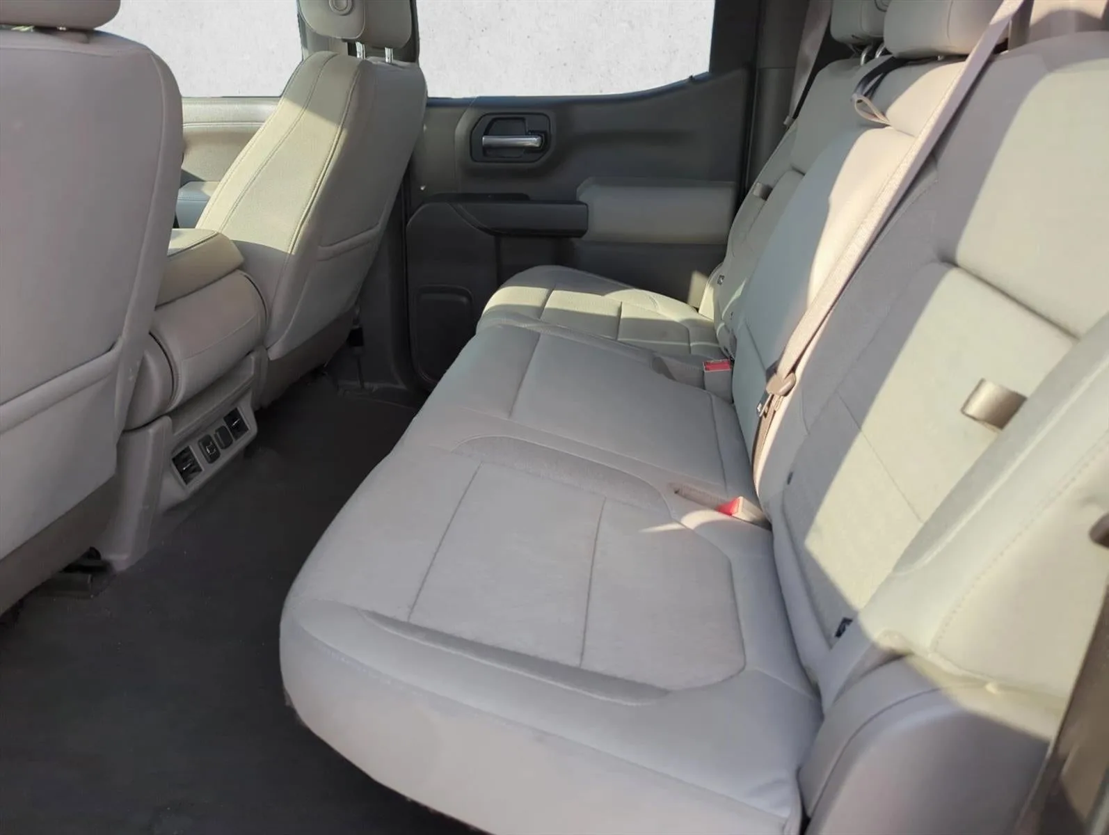 2019 Chevrolet Silverado 1500 Crew Cab Short Box 2-Wheel Drive LT photo 9