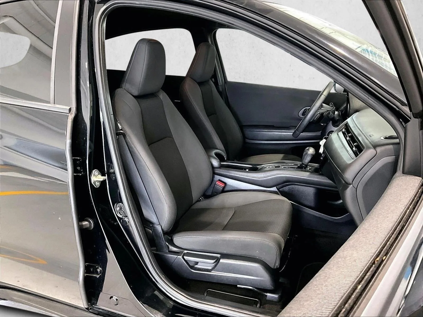 2021 Honda HR-V 2WD Sport photo 9