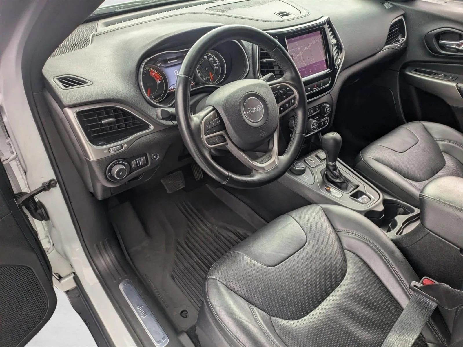 2021 Jeep Cherokee High Altitude 4x4 photo 9