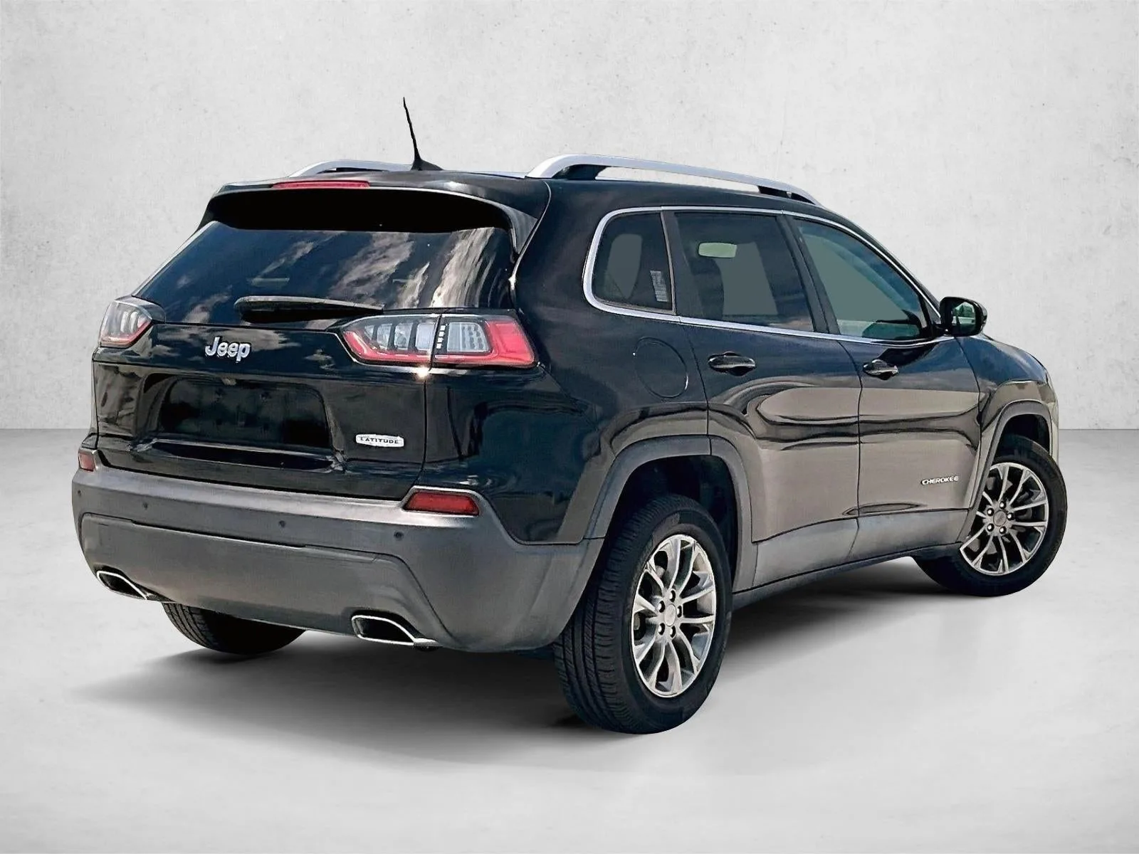 2019 Jeep CHER LATITUDE PLUS photo 2