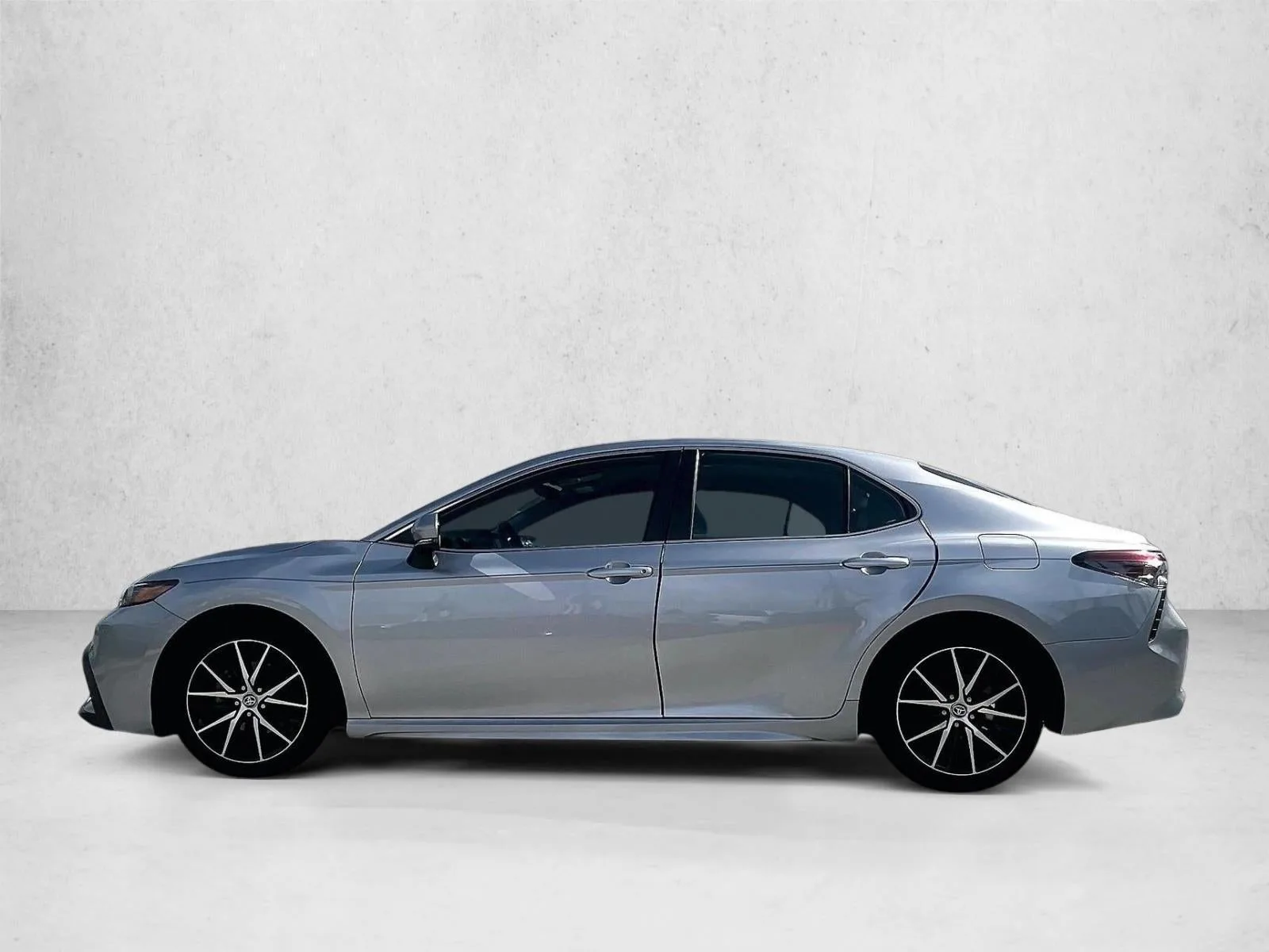 2023 Toyota Camry SE photo 6