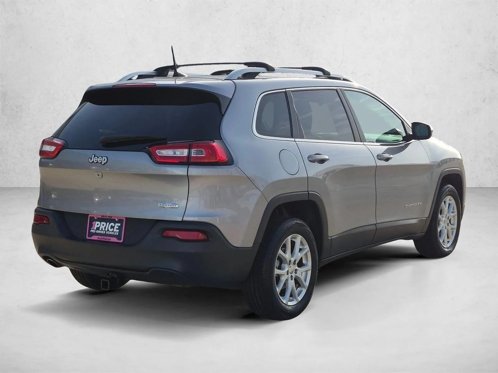 2017 Jeep Cherokee Latitude FWD photo 5