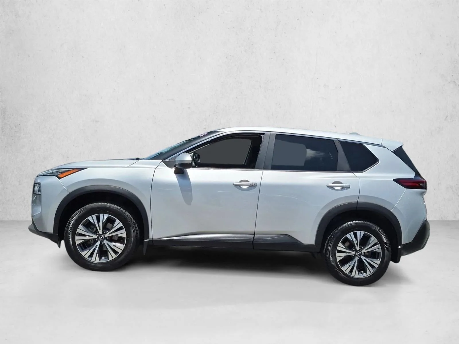 2022 Nissan Rogue FWD SV photo 9