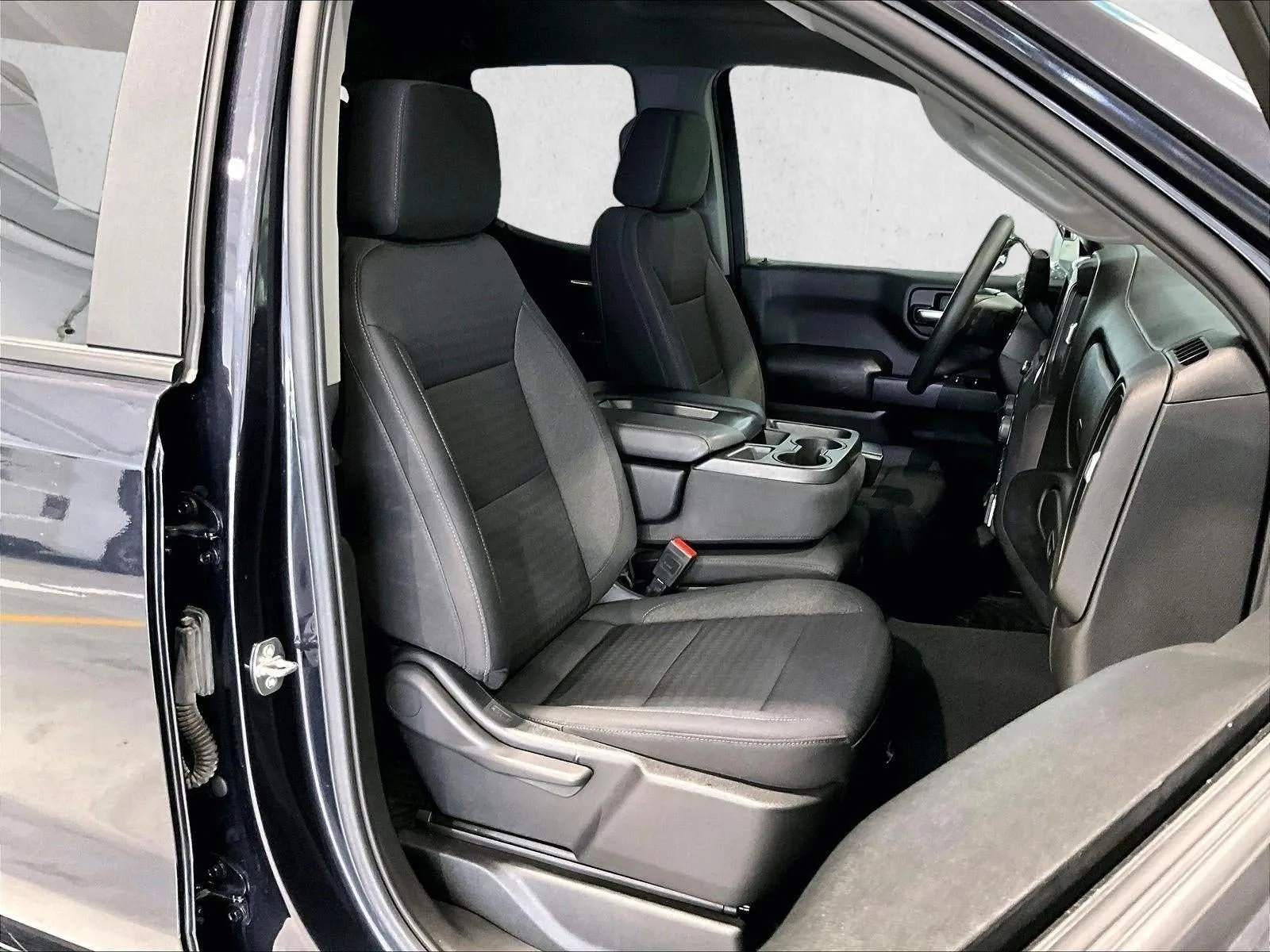2023 Chevrolet Silverado 1500 Custom photo 9