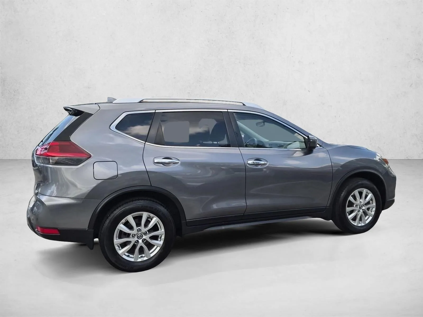 2020 Nissan Rogue FWD SV photo 4