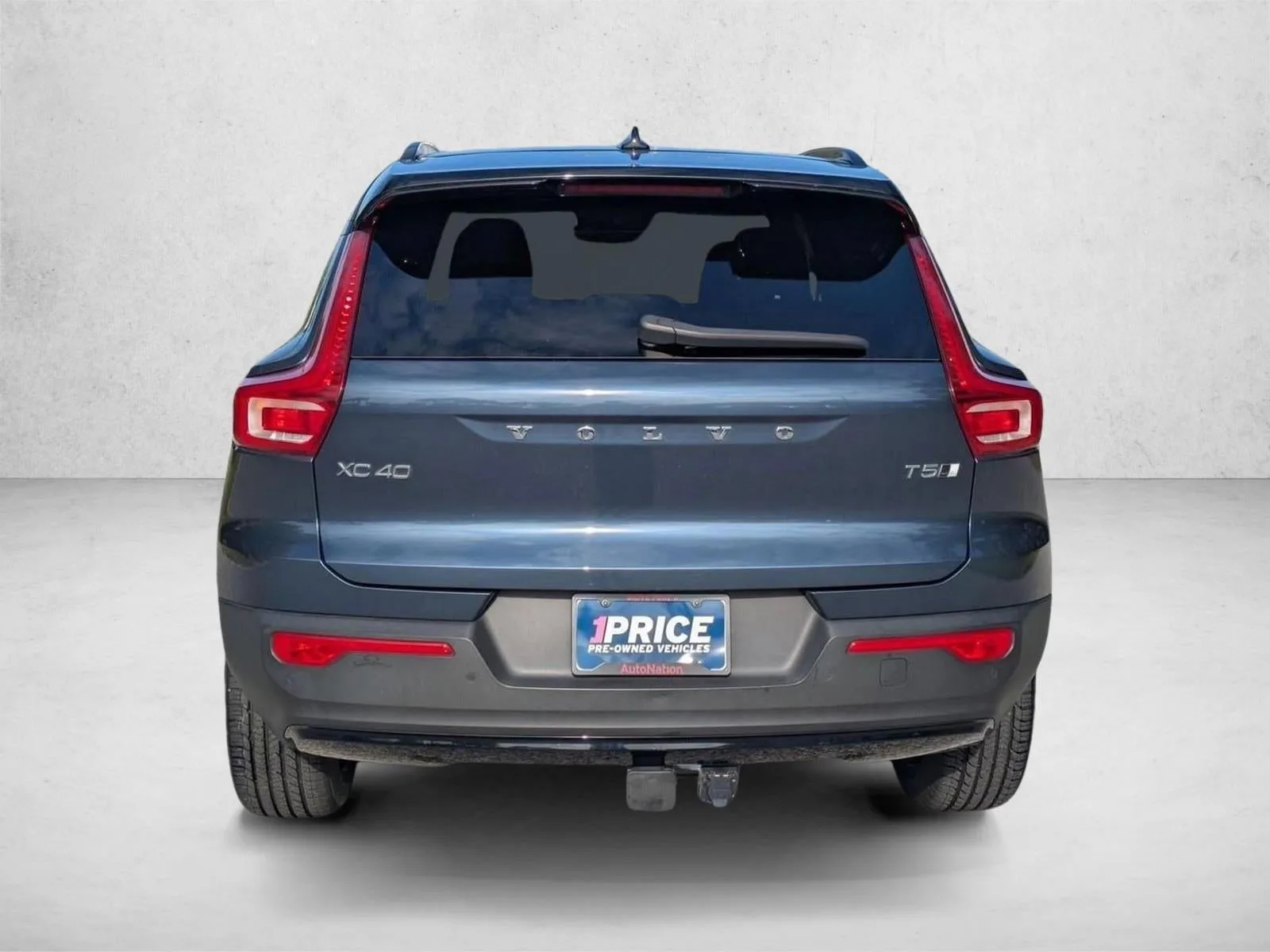 2022 Volvo XC40 T5 AWD R-Design photo 7