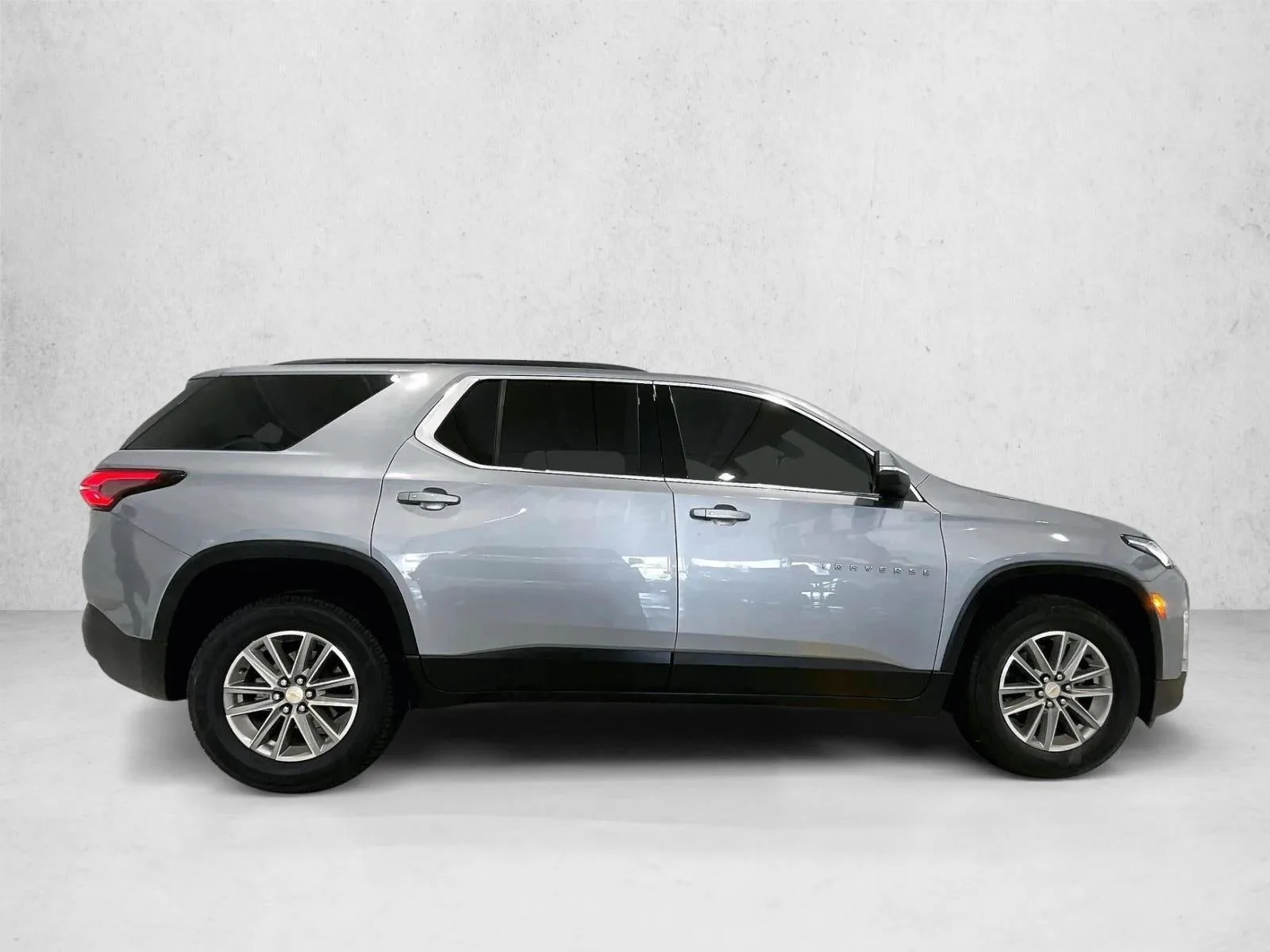 2023 Chevrolet Traverse LT Cloth photo 5