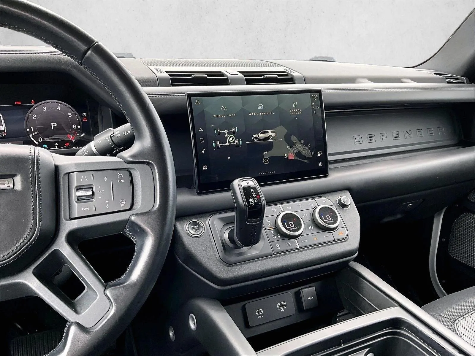 2024 Land Rover Defender 130 P400 X-Dynamic SE photo 8