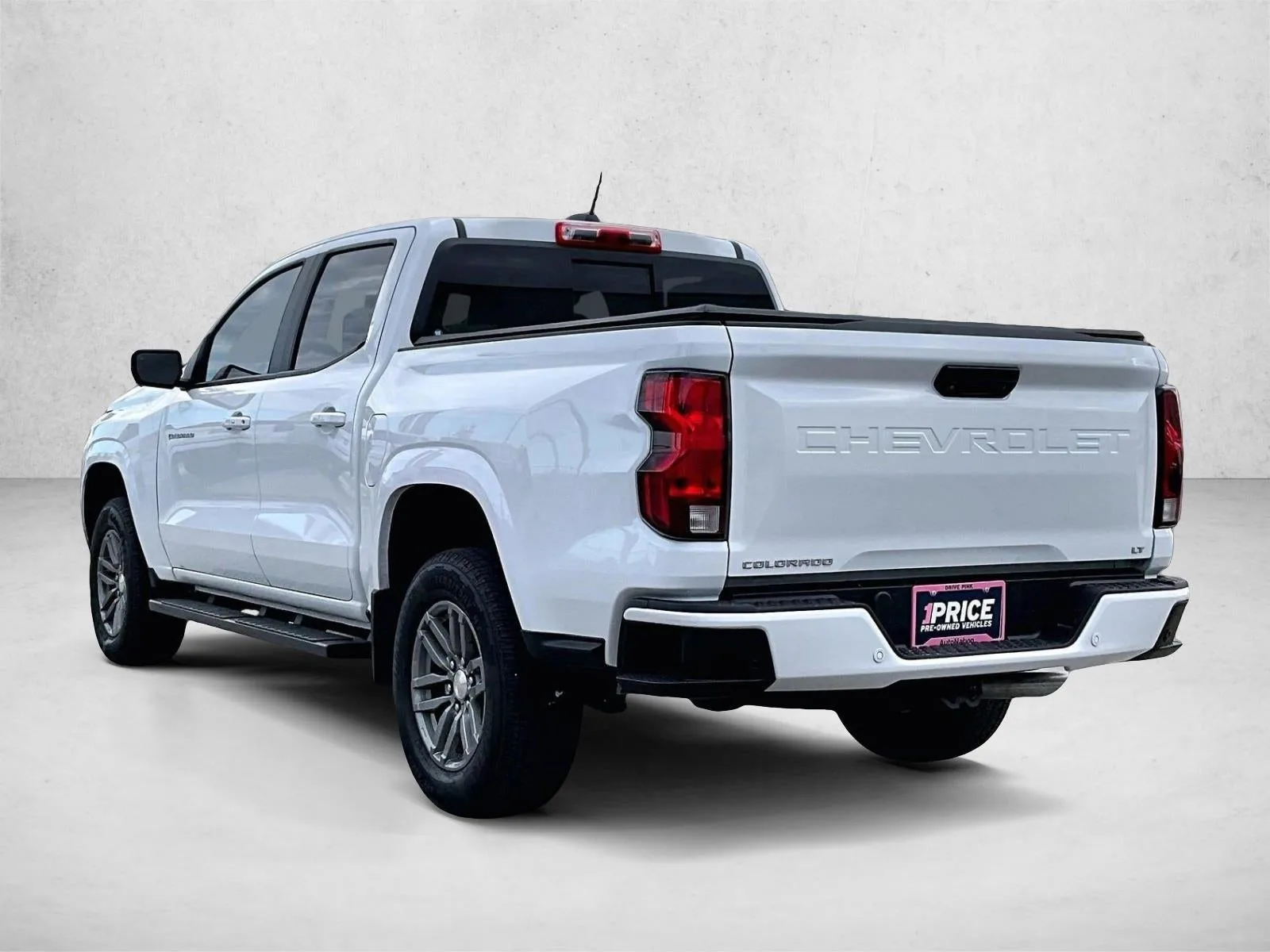 2024 Chevrolet Colorado LT photo 13