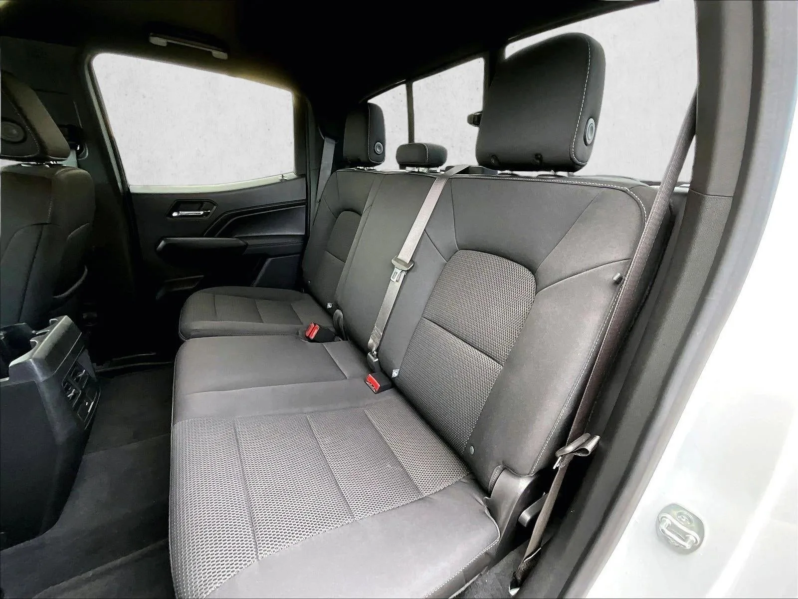 2024 Chevrolet Colorado LT photo 28