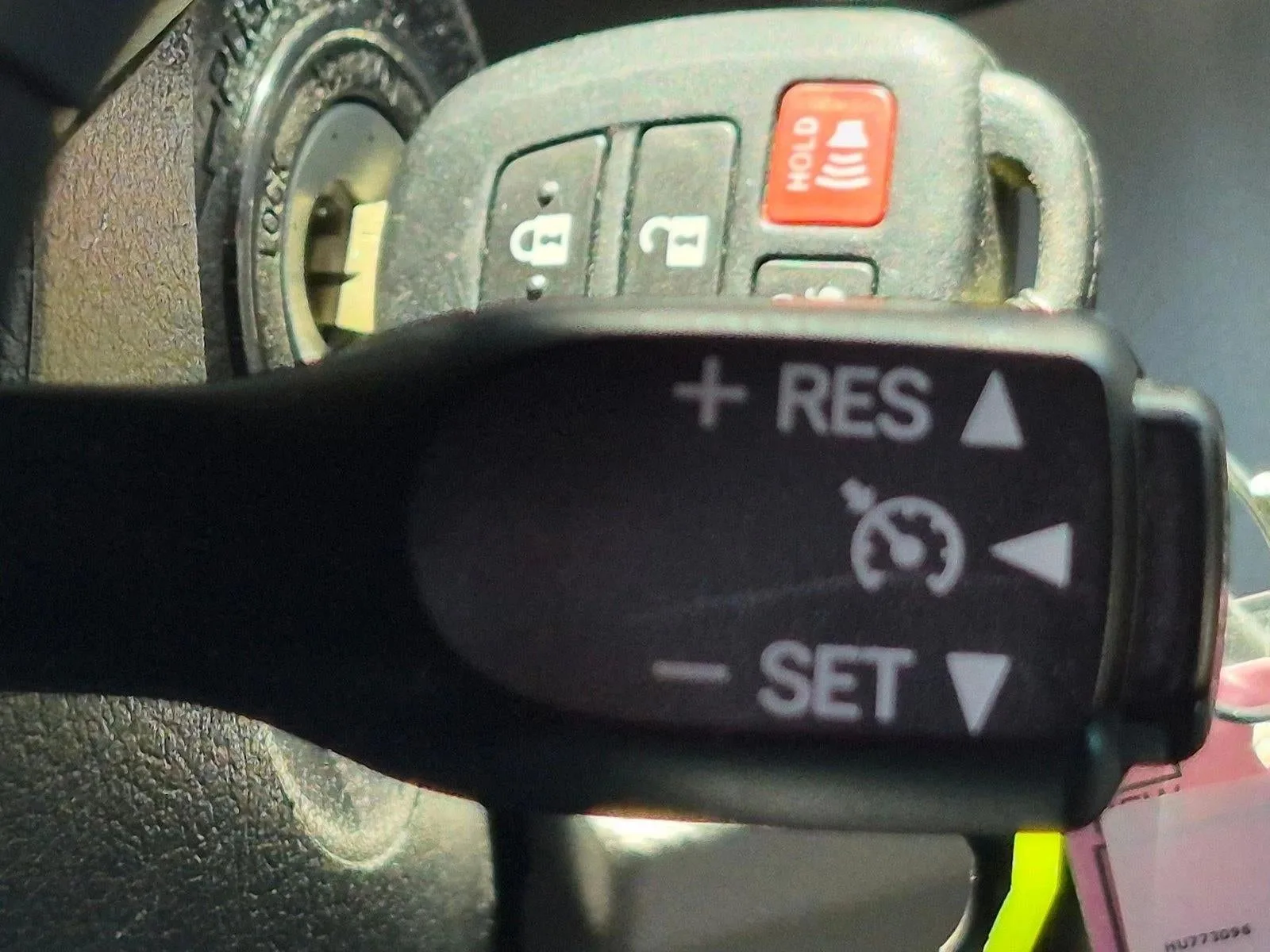 2017 Toyota Camry XLE Auto (SE) photo 12