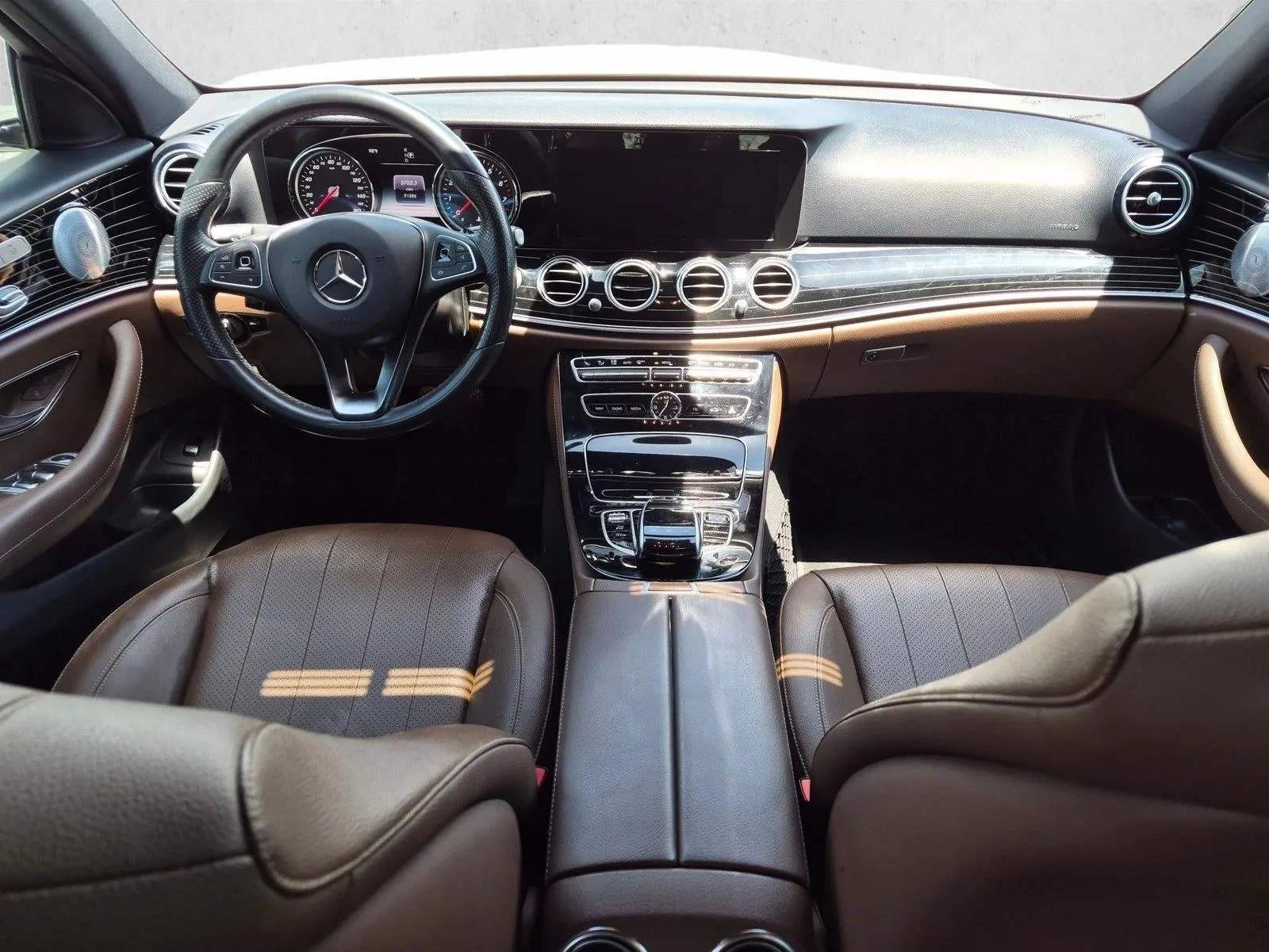 2018 Mercedes-Benz E-Class E 300 RWD Sedan photo 11