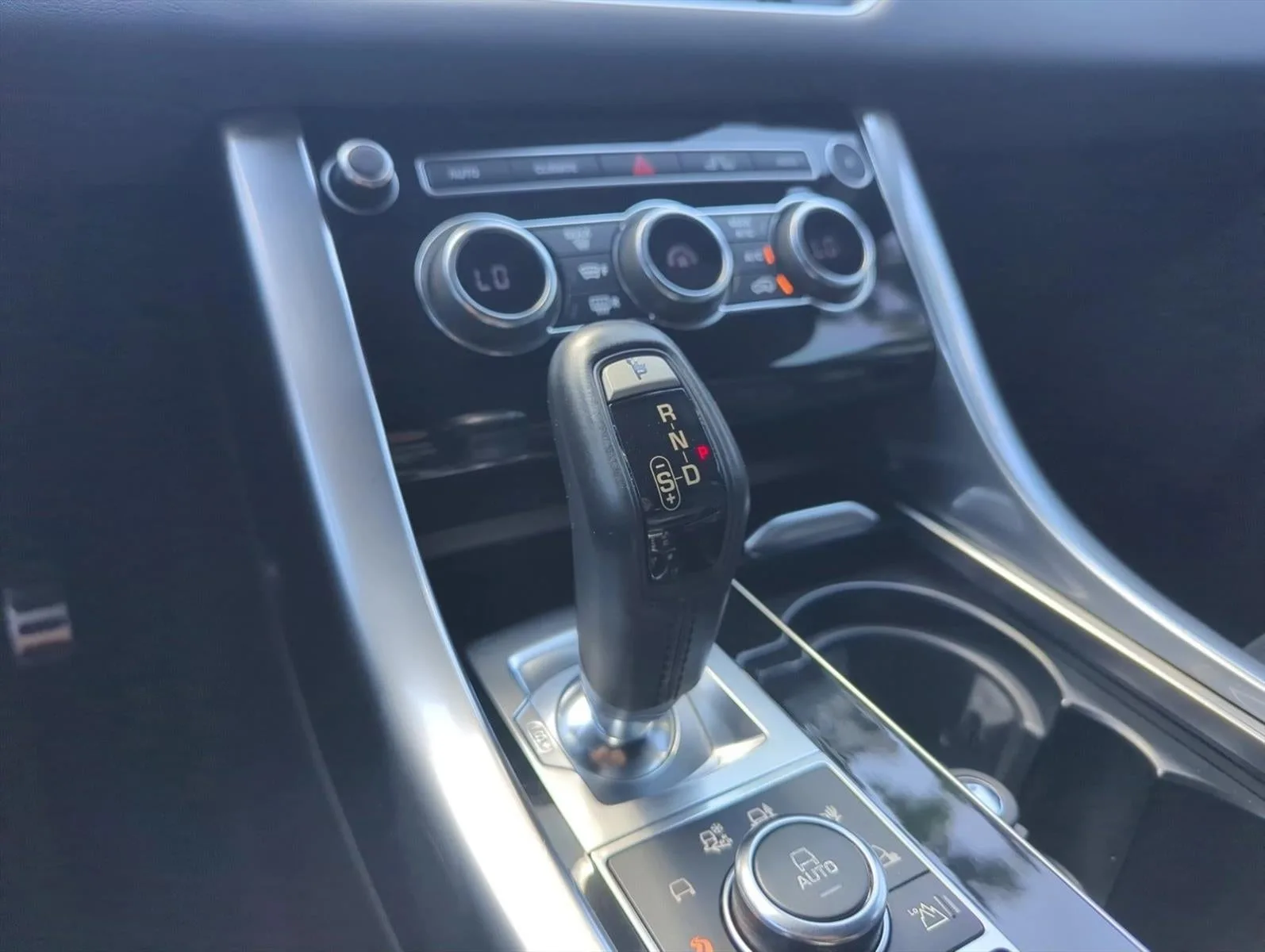 2015 Land Rover Range Rover Sport 4WD 4dr Supercharged photo 10