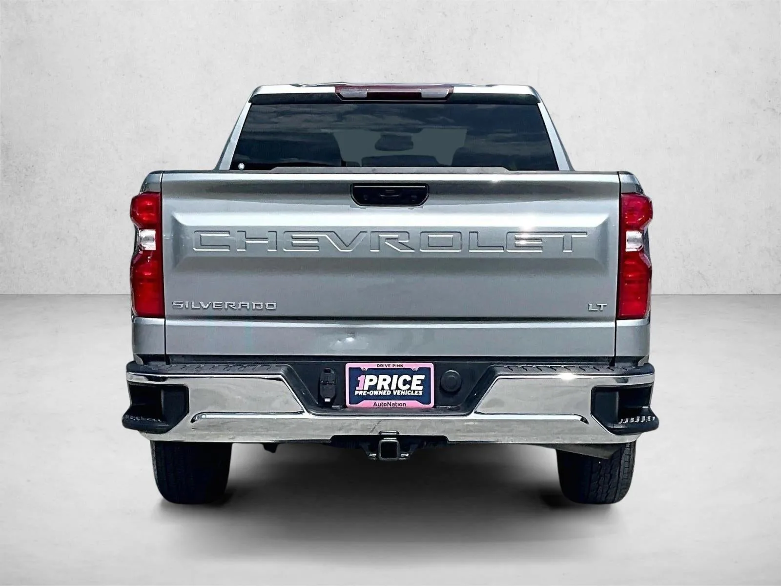 2025 Chevrolet Silverado 1500 LT photo 4