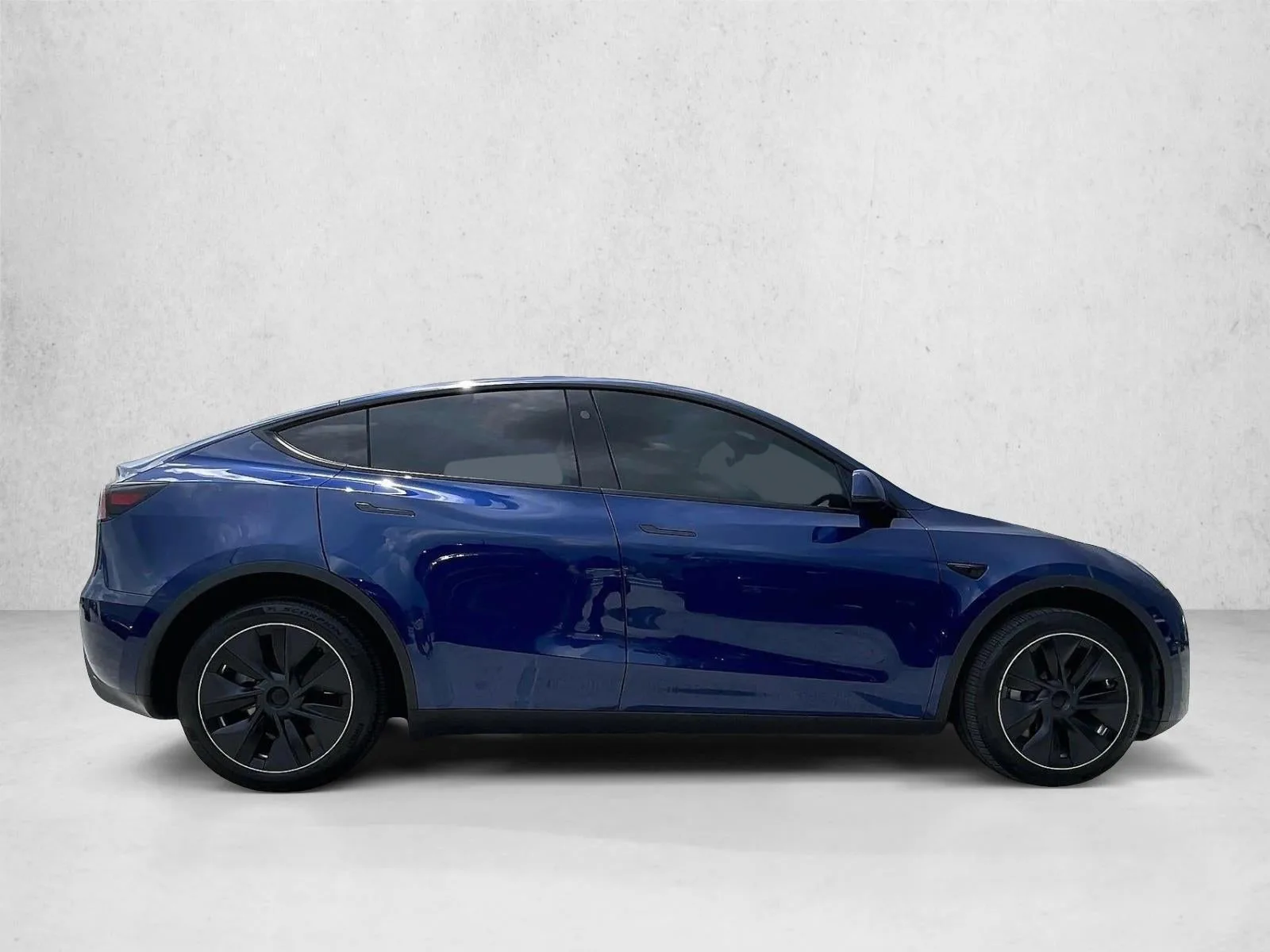 2024 Tesla Model Y Long Range photo 5