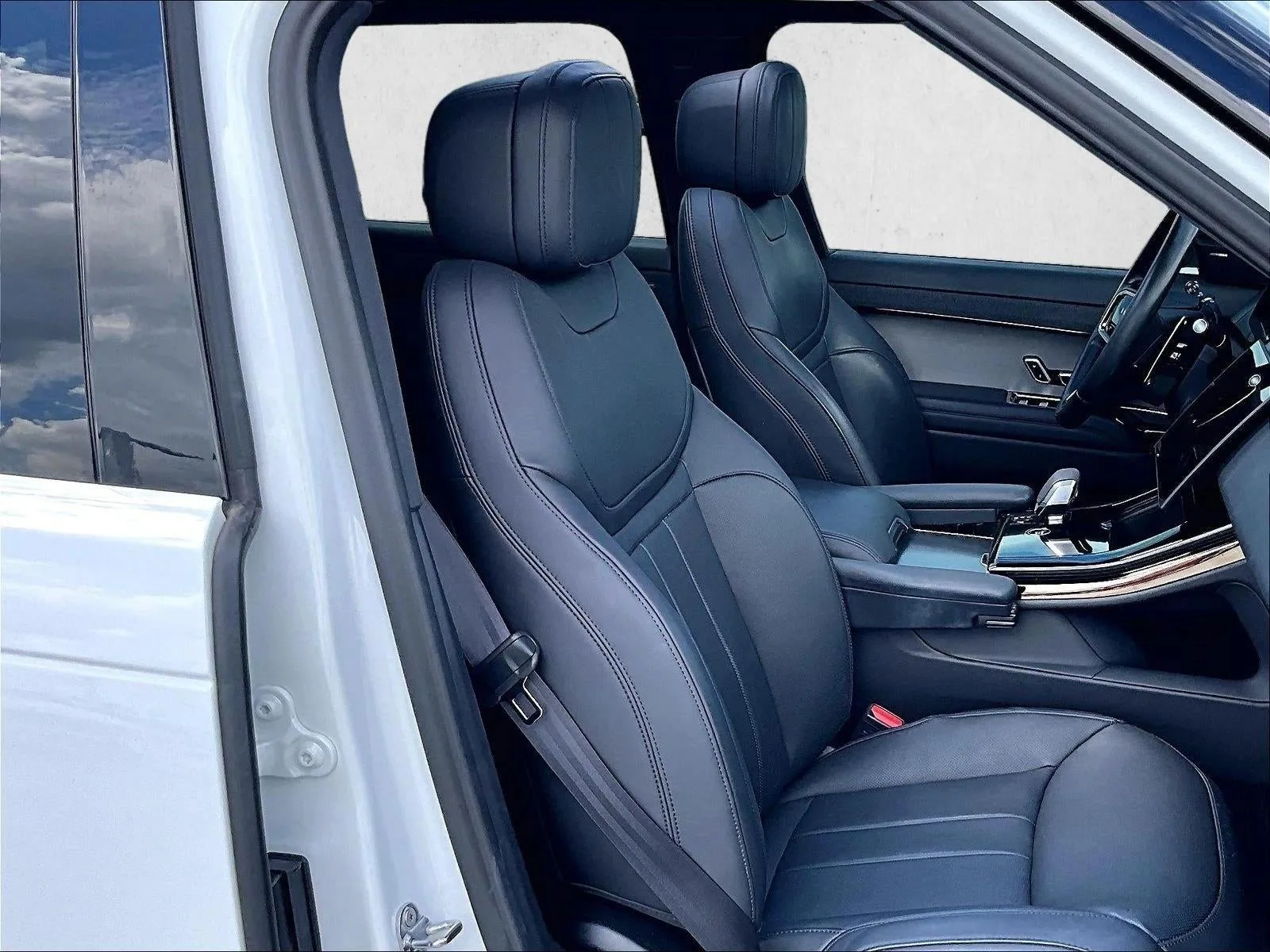 2025 Land Rover Range Rover Sport P460 Dynamic SE photo 9
