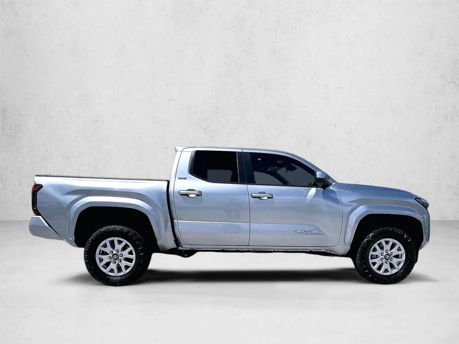 2024 Toyota Tacoma SR5 photo 5