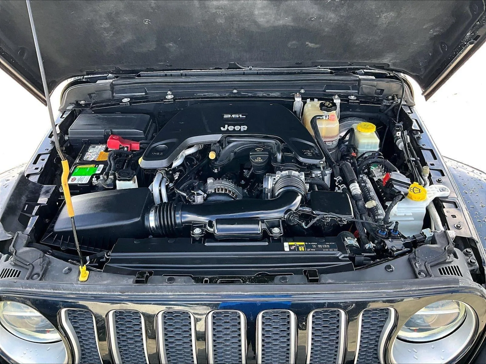 2019 Jeep Wrangler Unlimited Sahara 4x4 photo 11