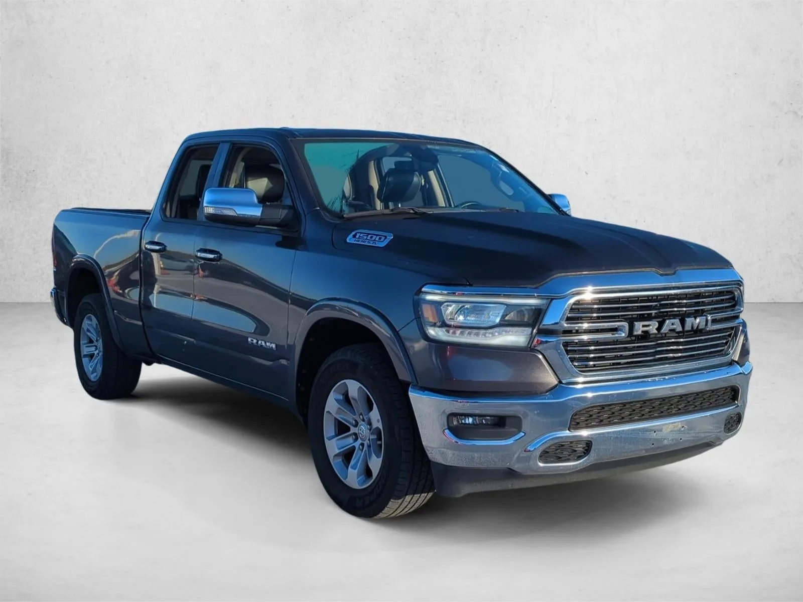 2020 RAM 1500 Laramie 4x2 Quad Cab 6'4" Box photo 3