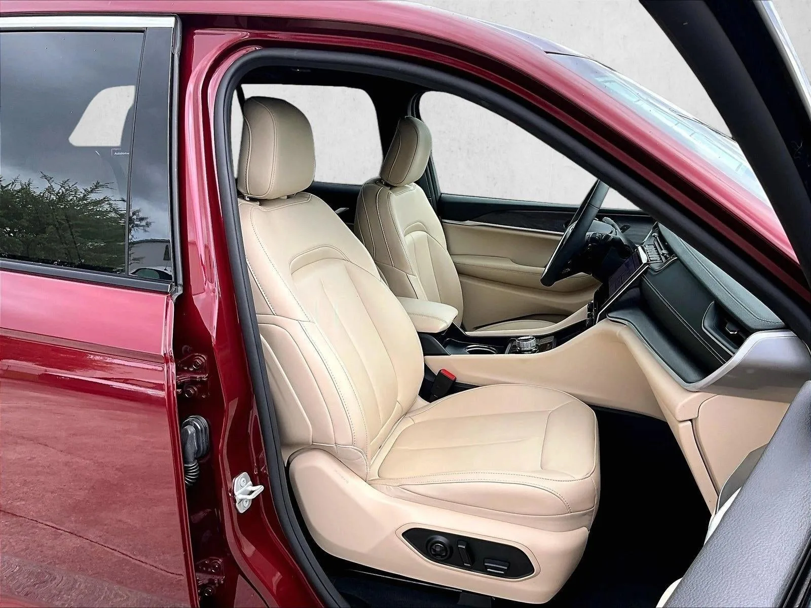 2025 Jeep Grand Cherokee 4xe LIMI photo 9