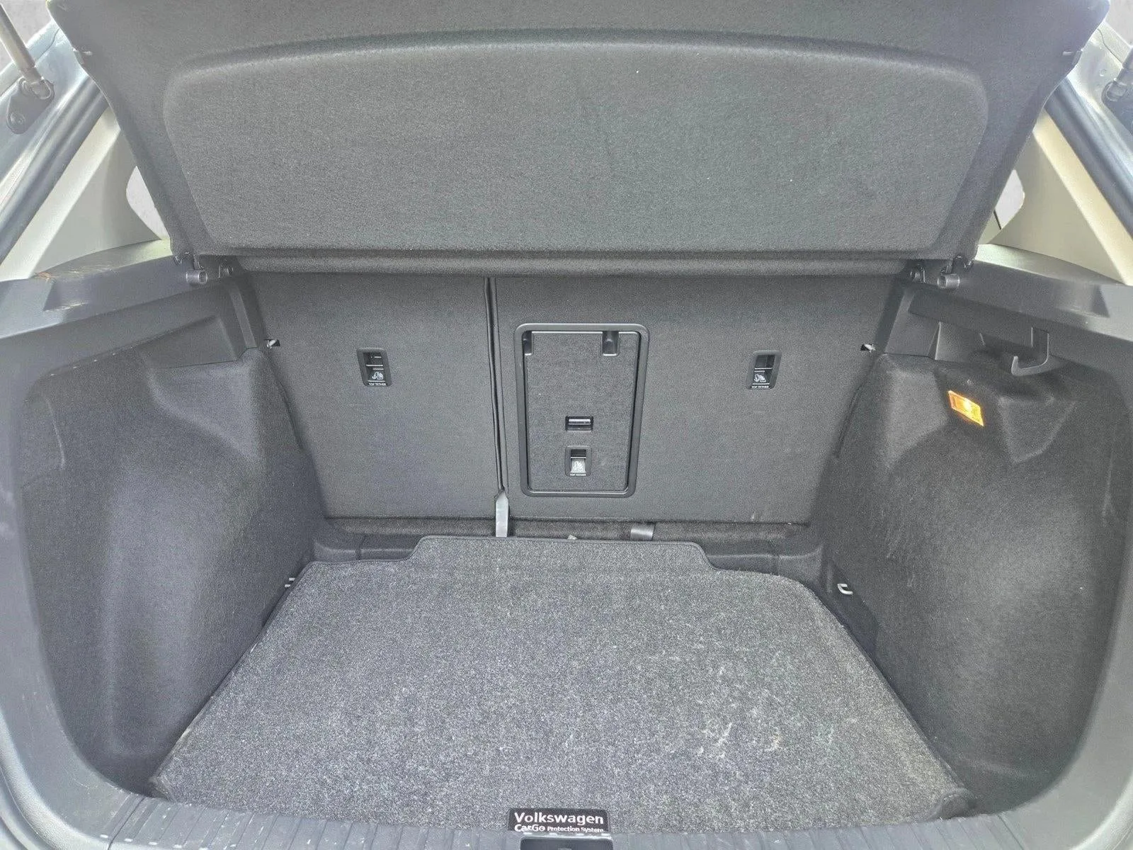 2022 Volkswagen Taos SE FWD photo 6